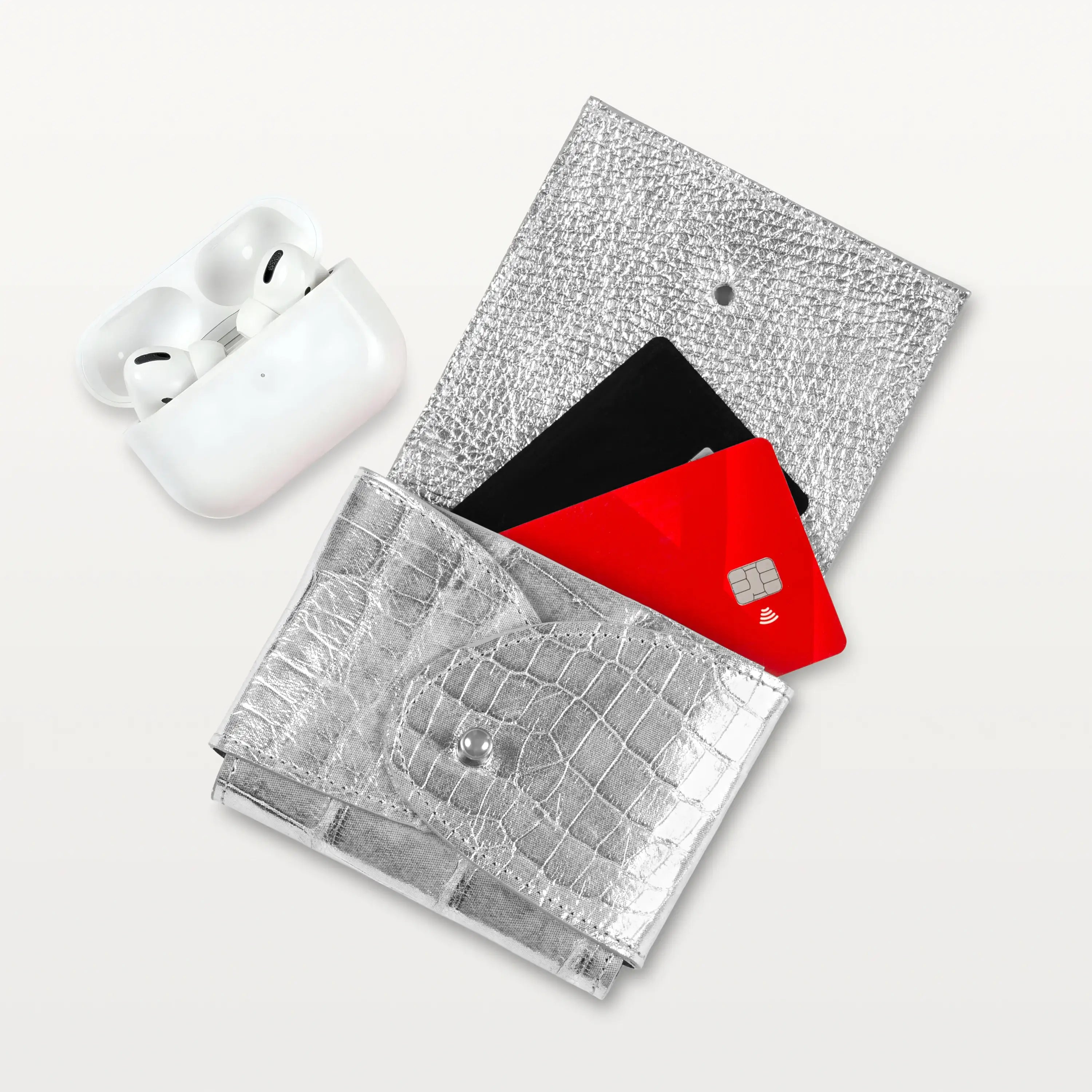 Luna Card Holder in Silver Alligator