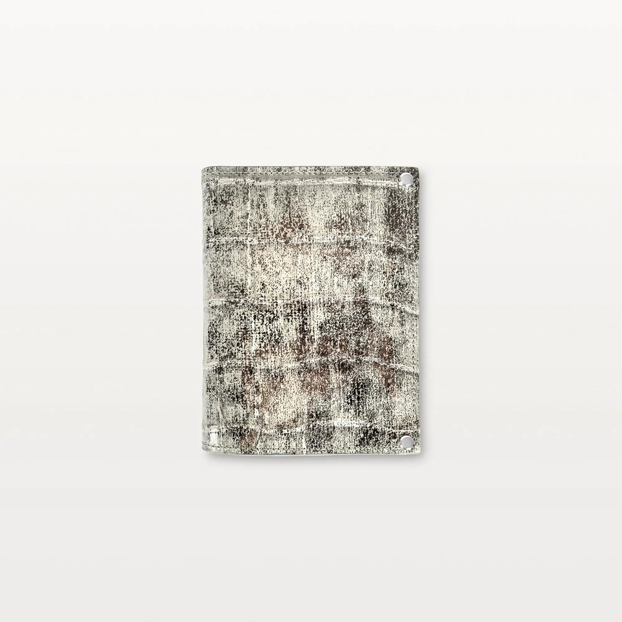 Passport Holder in Heritage Silver Alligator