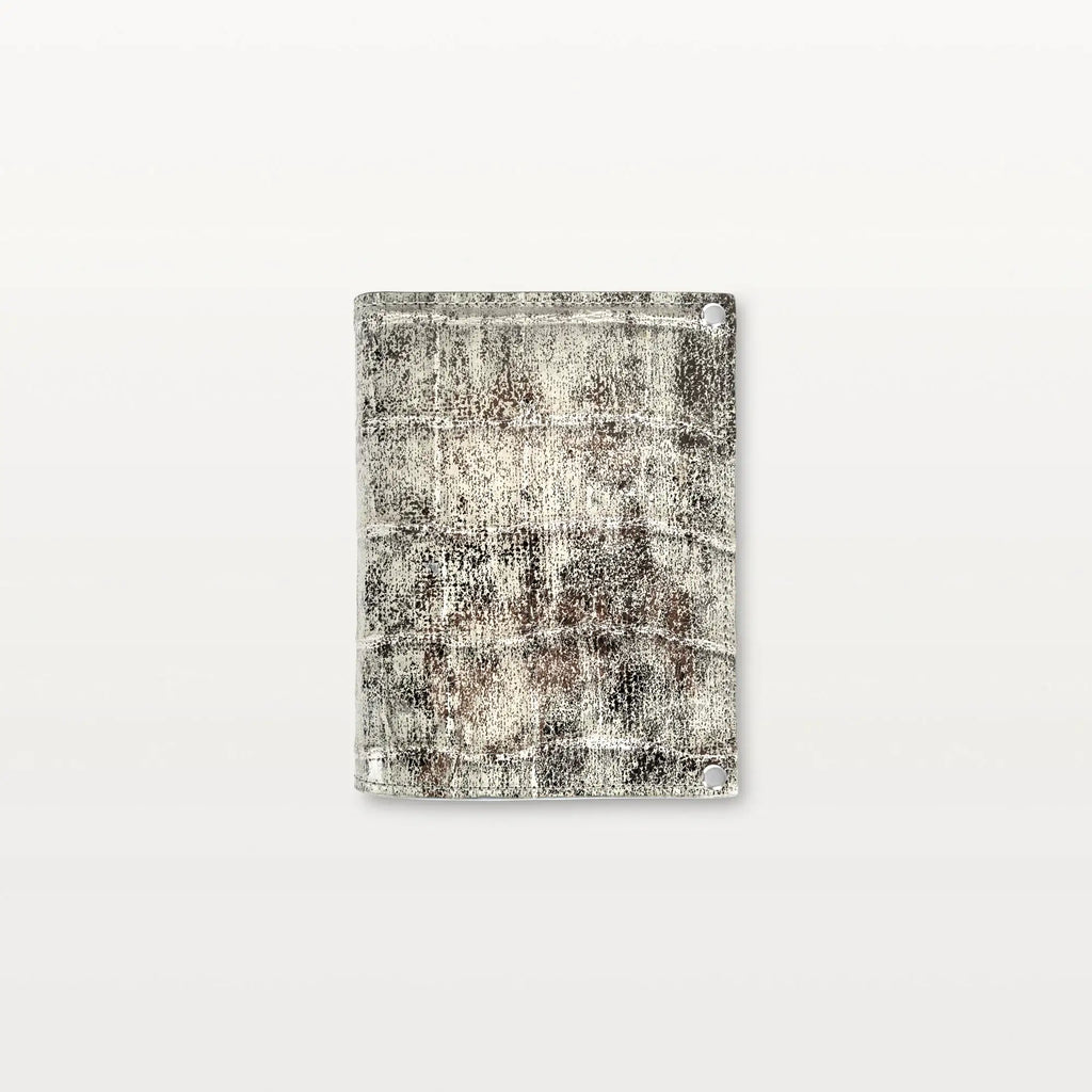 Passport Holder in Heritage Silver Alligator